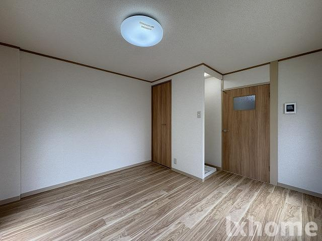 エンジェリマンションの寝室|広くて明るい寝室