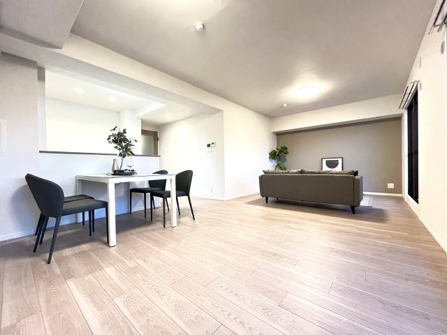 ダイアパレス宝塚月見山の居間・リビング