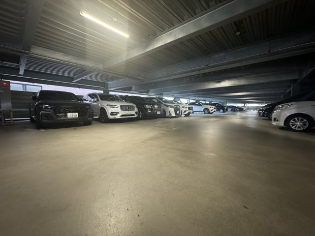 東京スイートレジデンスの駐車場|平置き駐車場です♪