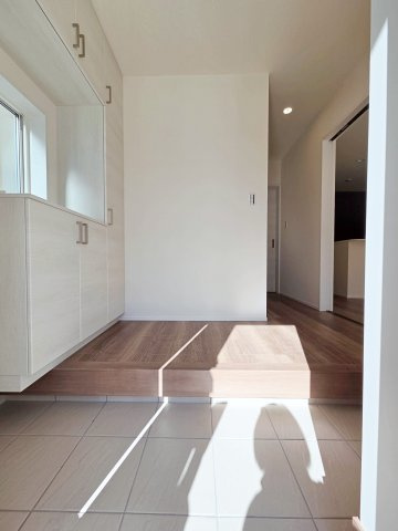 【玄関】 | 知多市清水が丘第4　2号棟
