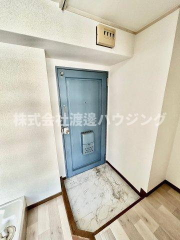 リアライズ江坂の玄関