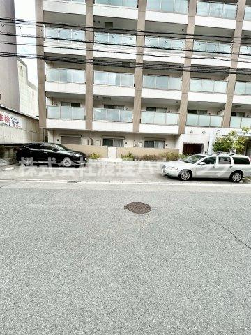 アルバトルナーレ江坂の駐車場