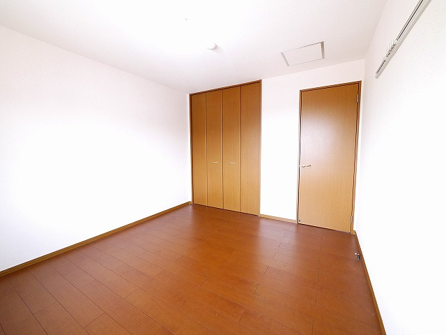 ルミエール南生駒　Ⅲの寝室|開放的な寝室です