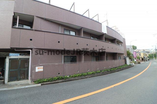 アルビヨン千里丘の外観