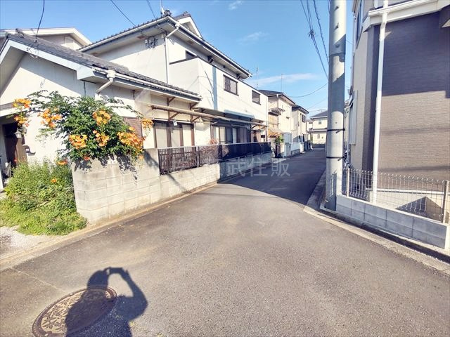 【前面道路含む現地写真】 | 川越市笠幡　全３区画　２号区 | 閑静な住宅地です