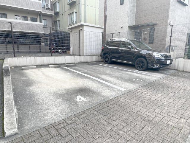 ライオンズガーデン西新井の駐車場|マンション敷地内の駐車場　※空き状況等詳細はお問合せください