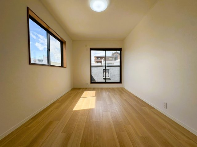 東神足１丁目の洋室