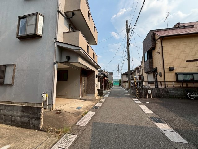 東神足１丁目の前面道路含む現地写真