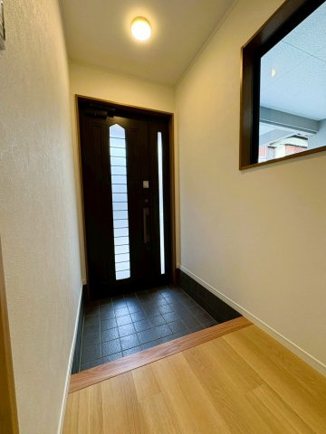 東神足１丁目の玄関