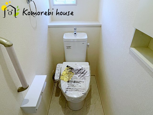 さいたま市見沼区東大宮3丁目　新築一戸建て　ブルーミングガーデン　01のトイレ|撮影：7/19