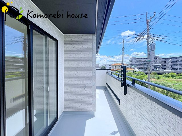 さいたま市見沼区東大宮3丁目　新築一戸建て　ブルーミングガーデン　01のバルコニー|撮影：7/19