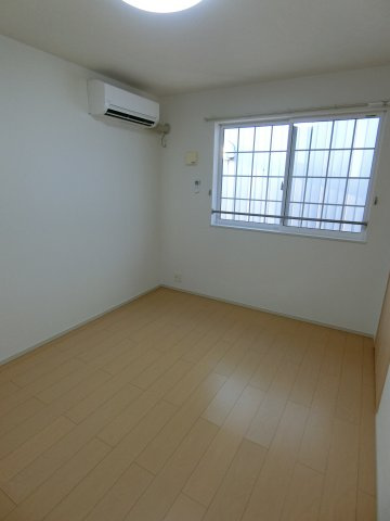 ポライトリー・ケイの洋室