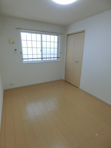 ポライトリー・ケイの洋室