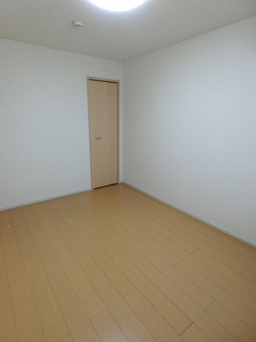 ポライトリー・ケイの洋室