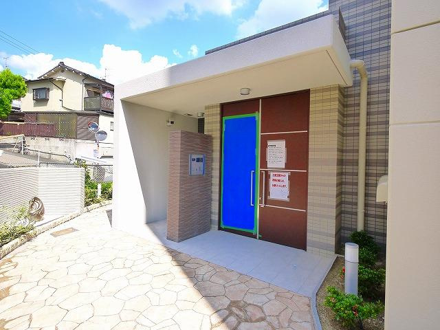 モンパルクいこまNeOのエントランス|清潔なエントランスです