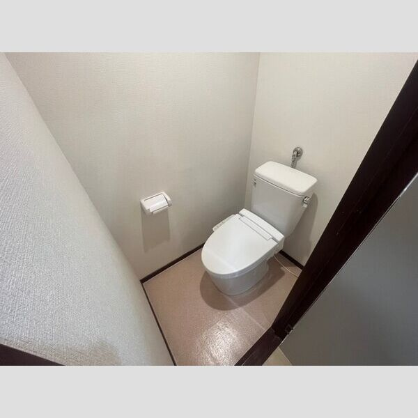 神戸市垂水区学が丘４丁目の賃貸マンションのトイレ