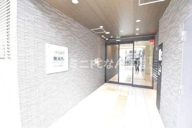 S-FORT難波西のエントランス