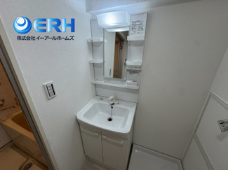 【独立洗面台】 | サニーハウス明石 | 洗面台も新調しております。