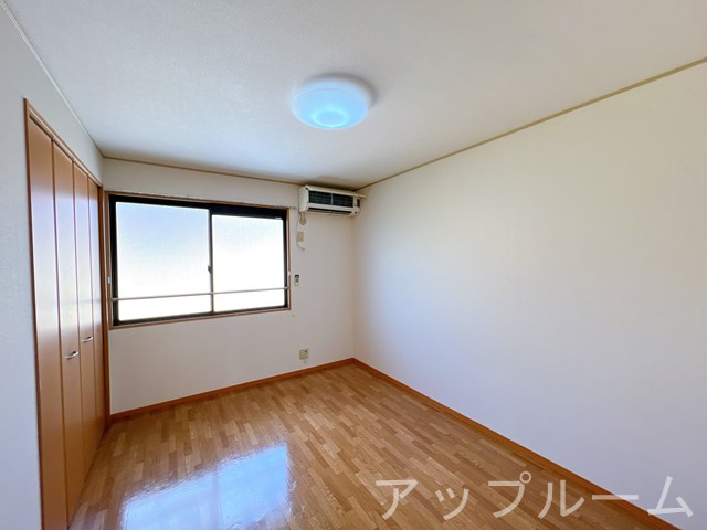 ドシルの内装