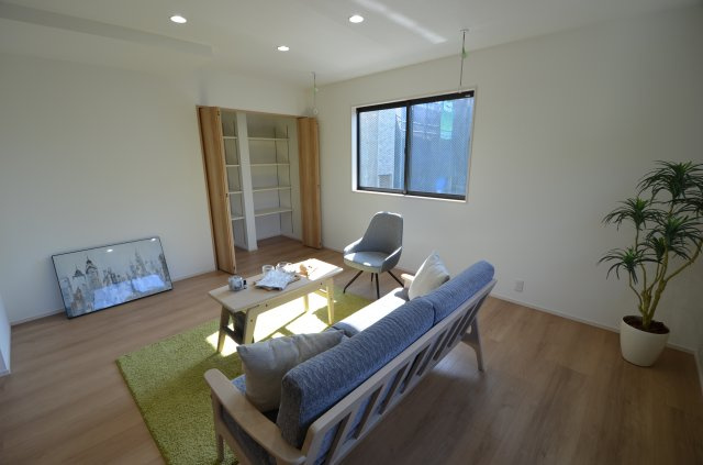 【居間・リビング】 | 東山田３丁目　新築戸建