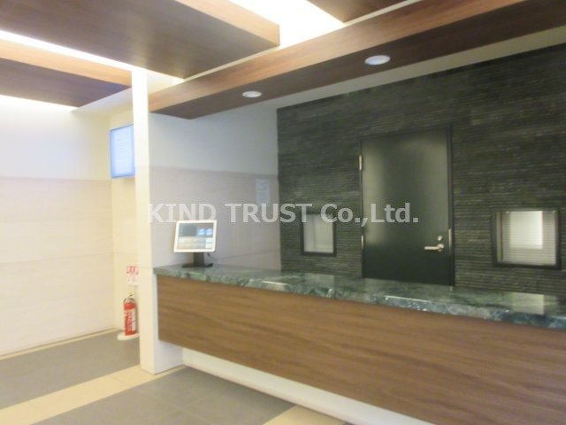 エステムプラザ梅田のロビー