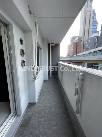 エステムプラザ梅田のバルコニー