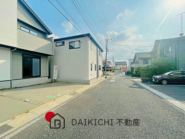 【前面道路含む現地写真】 | 久喜市本町10期　LIGARE　新築戸建　全3棟　1号棟