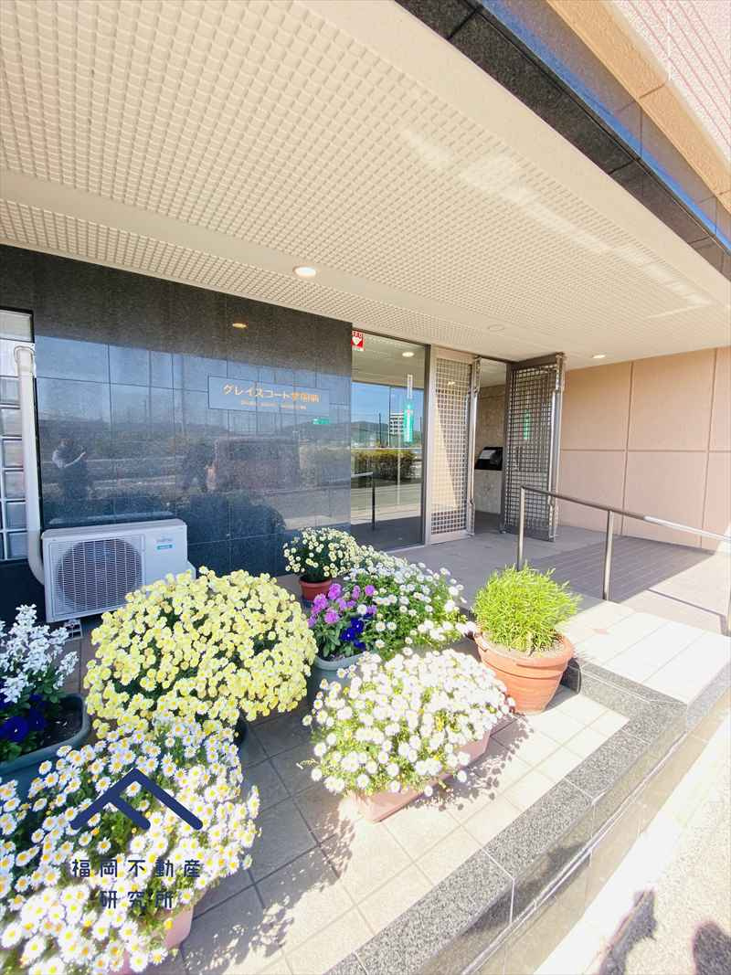 グレイスコート学園前のエントランス