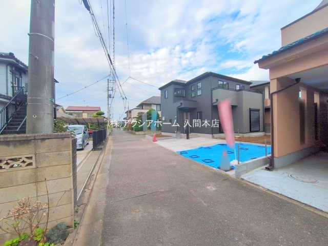 入間市鍵山2丁目・全2棟　新築一戸建　2号棟　～明るい南庭～の前面道路含む現地写真|現地写真（2025年9月25日撮影）