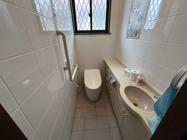 神戸市西区井吹台西町3丁目戸建のトイレ