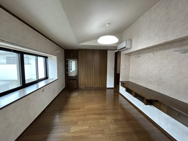 神戸市西区井吹台西町3丁目戸建の洋室