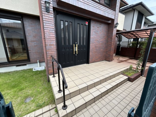 神戸市西区井吹台西町3丁目戸建の玄関