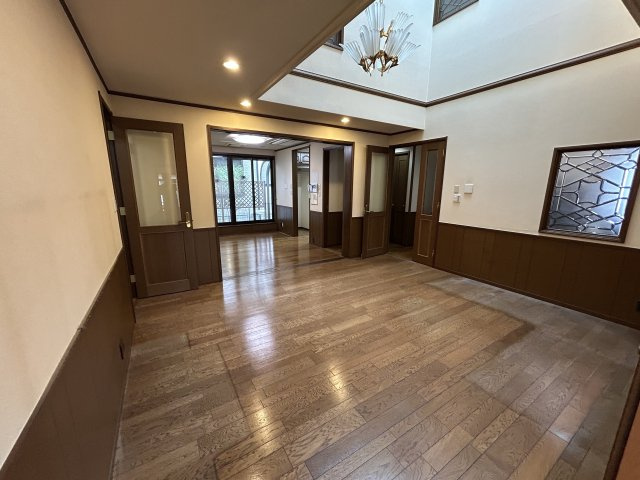 神戸市西区井吹台西町3丁目戸建の居間・リビング