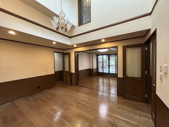 神戸市西区井吹台西町3丁目戸建の居間・リビング