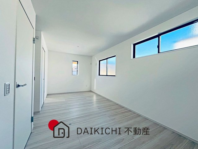 【洋室】 | 久喜市本町10期　LIGARE　新築戸建　全3棟　2号棟
