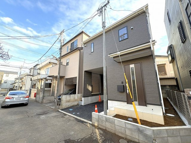 【前面道路含む現地写真】 | 新座市栄5丁目　新築一戸建住宅　全1棟　（保谷店） | 教育施設と商業施設が充実