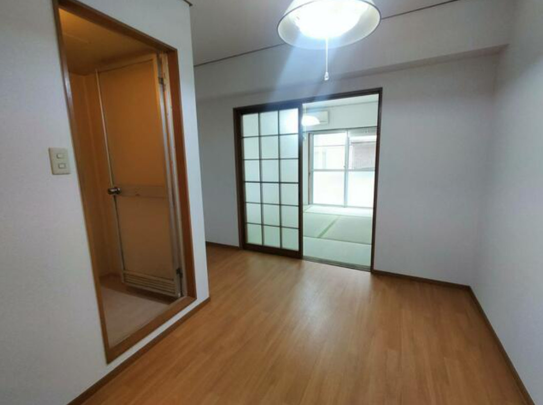 名古屋市中川区かの里１丁目　収益マンションの洋室
