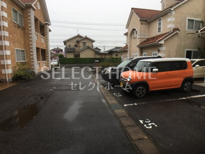 【駐車場】 | ラーラＹＳ 　C | 車をお持ちの方に嬉しい駐車場付きの物件です

