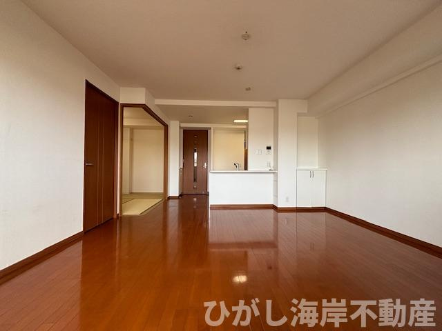 カインドステージ湘南辻堂のダイニング|家族が集まる広々LDK！床暖房で冬も快適