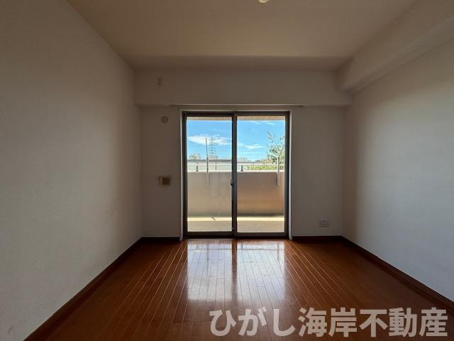 カインドステージ湘南辻堂の洋室|リビング隣接！明るい南向きの6帖洋室