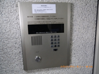 【その他共用部分】 | エントランス入り口は、安心のオートロック仕様です。