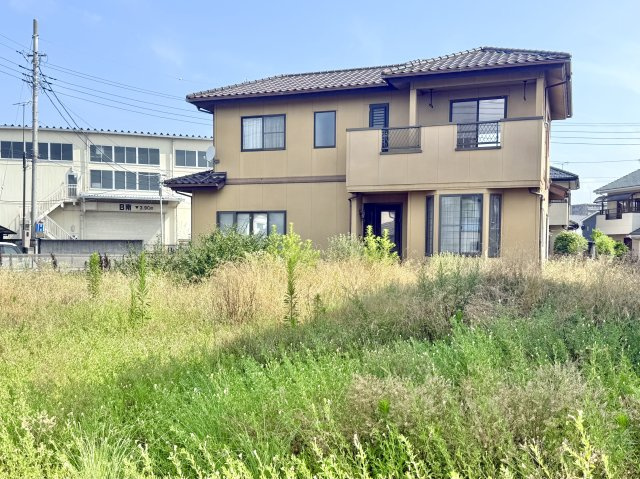 【中古戸建】前橋市六供町2丁目の外観|■外観｜出窓を多くあしらった表情豊かな外観♪