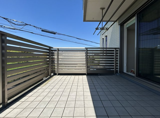 和泉市伏屋町4丁目戸建のバルコニー|バルコニー　水栓もございます！