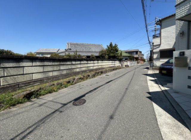 和泉市伏屋町4丁目戸建の前面道路含む現地写真|前面道路