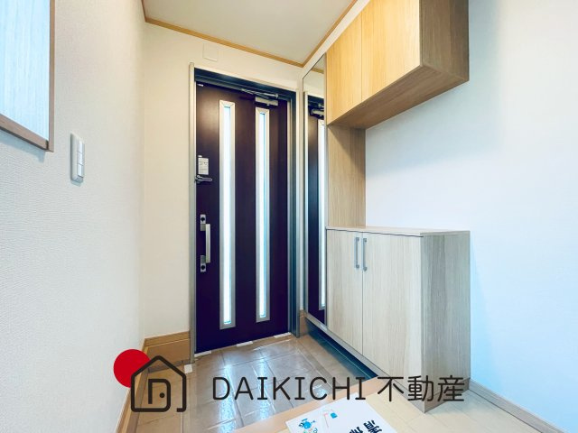 【玄関】 | 加須市東栄2丁目　中古戸建