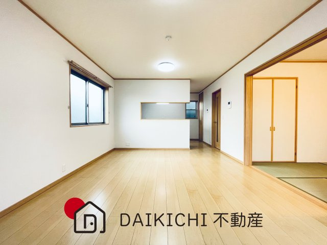 【居間・リビング】 | 加須市東栄2丁目　中古戸建