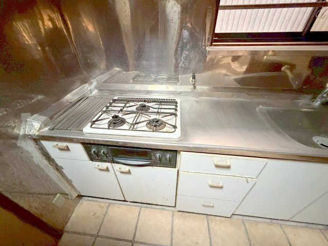 奈良市中町戸建てのキッチン