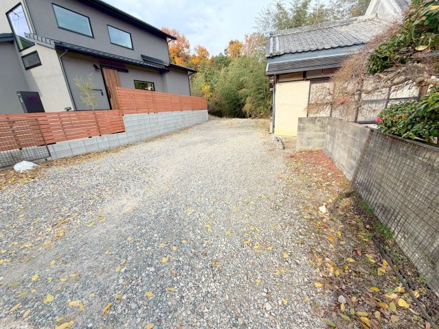 奈良市中町戸建ての駐車場