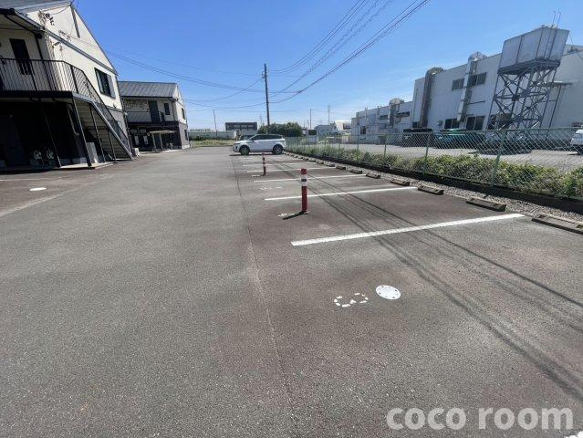 メナージュBの駐車場