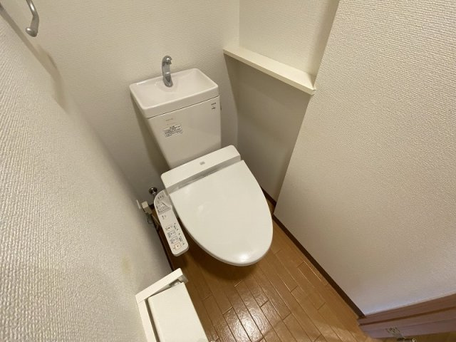 神戸市兵庫区西上橘通１丁目の賃貸マンションのトイレ|ウォシュレット付トイレ